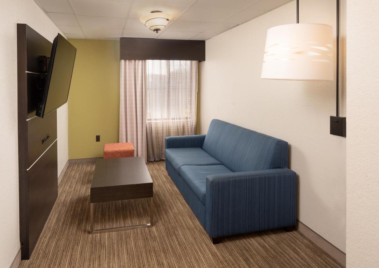 Holiday Inn Express Rochester - Greece By Ihg Exterior photo