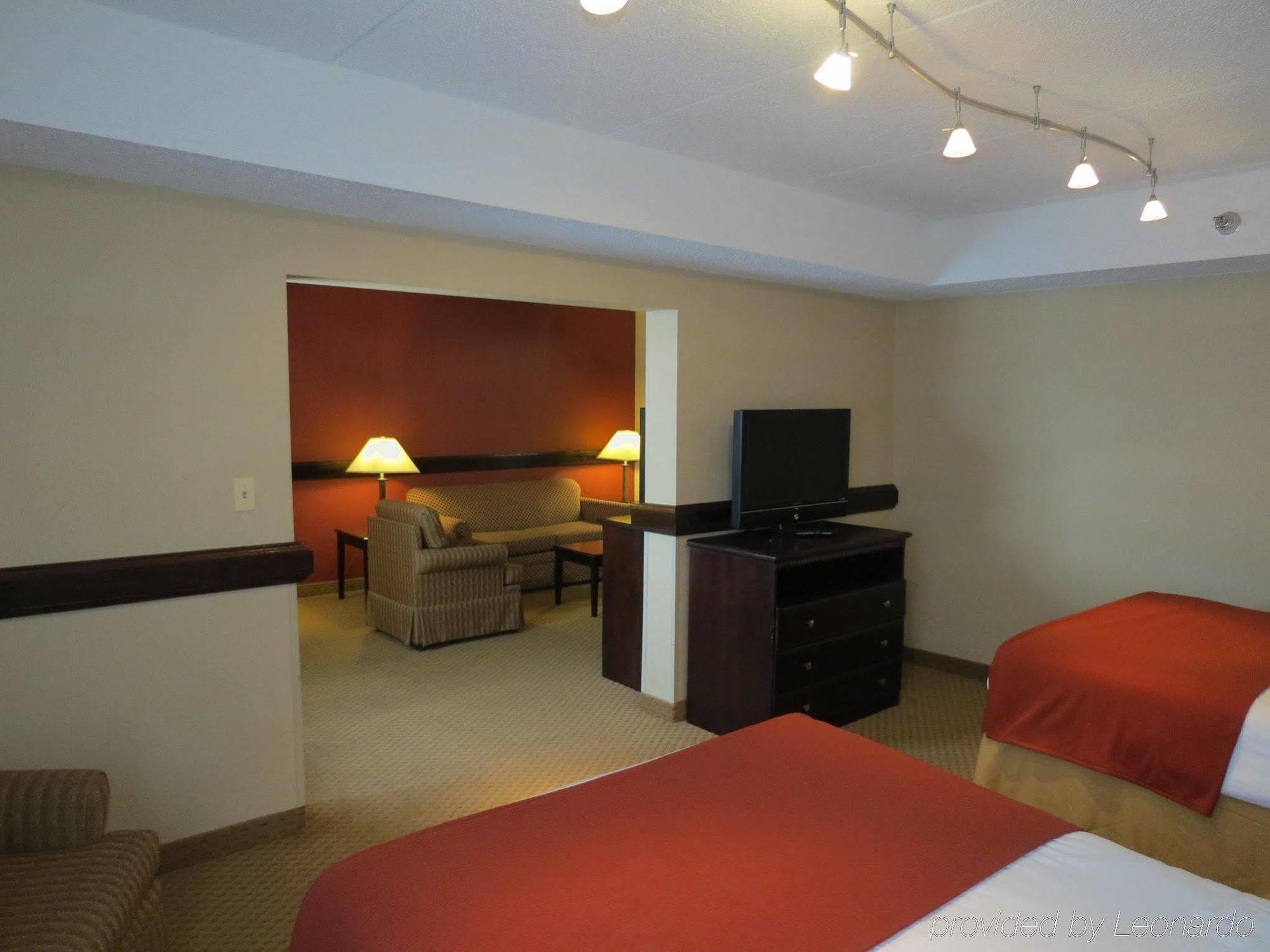 Holiday Inn Express Rochester - Greece By Ihg Exterior photo