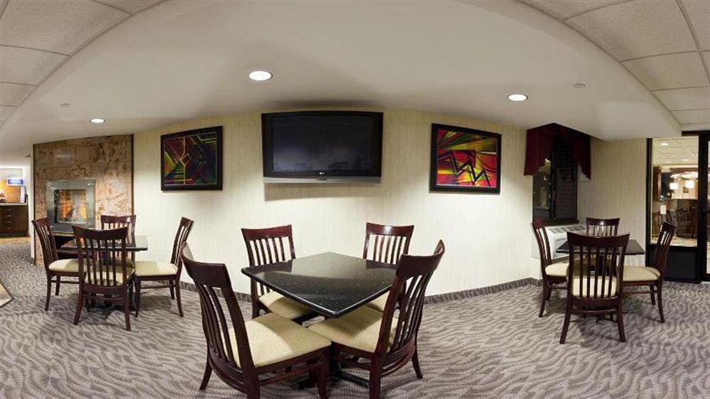 Holiday Inn Express Rochester - Greece By Ihg Exterior photo